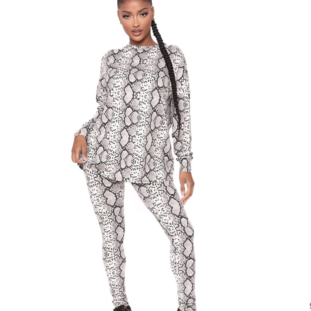Snakeskin look legging set